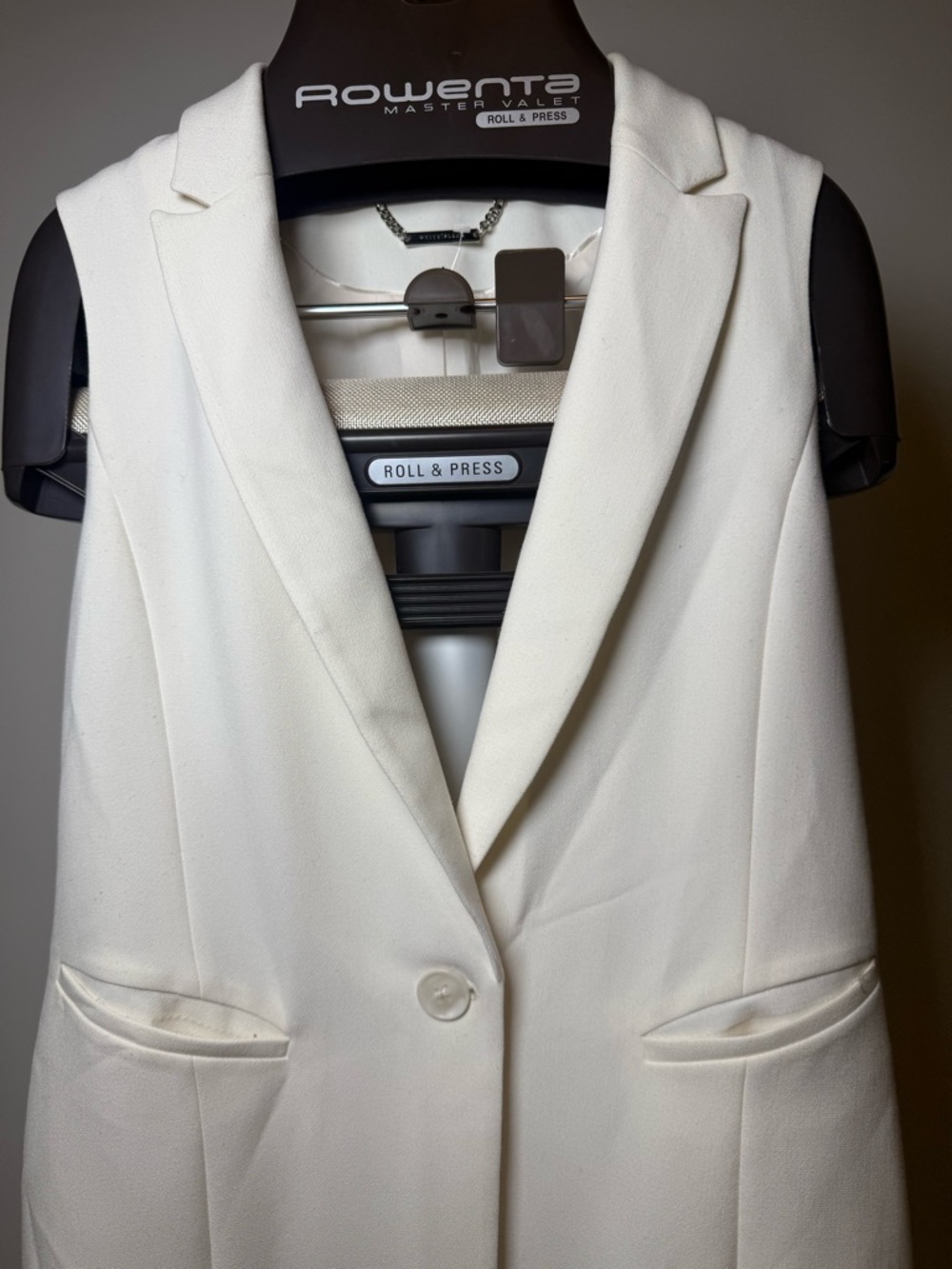White house black market Rowen Cream Sleeveless Long Blazer Vest - Picture 12 of 13